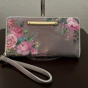 Betsey Johnson large full zip wallet wristlet4 1/2”x8 1/2” one inch thick